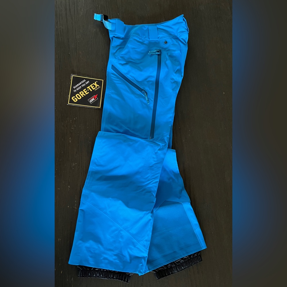 New with Tags Arc'teryx Gore Tex Ski Pants Aegean Blue size S/P REG